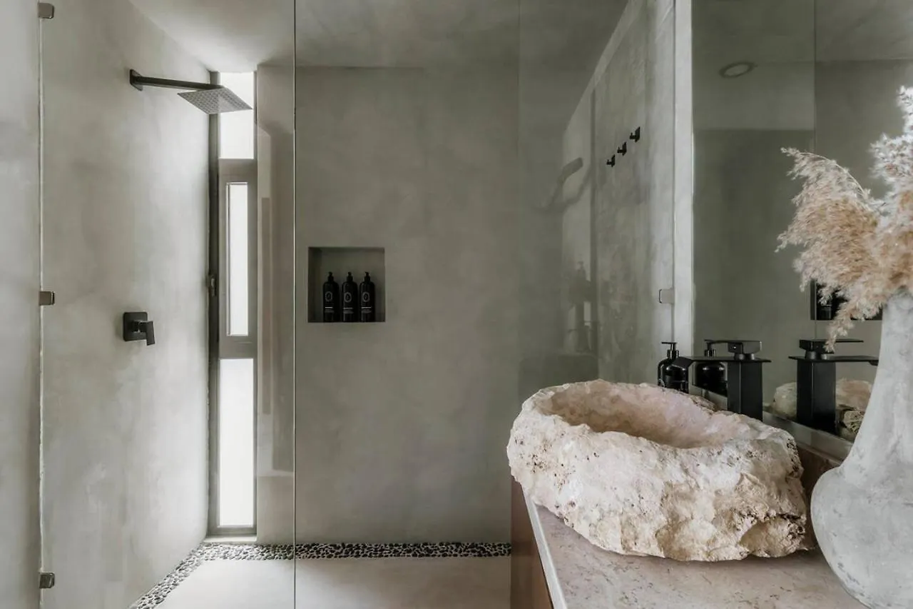 Mar Y Miel Noir Modern Apartment Tulum Mexico